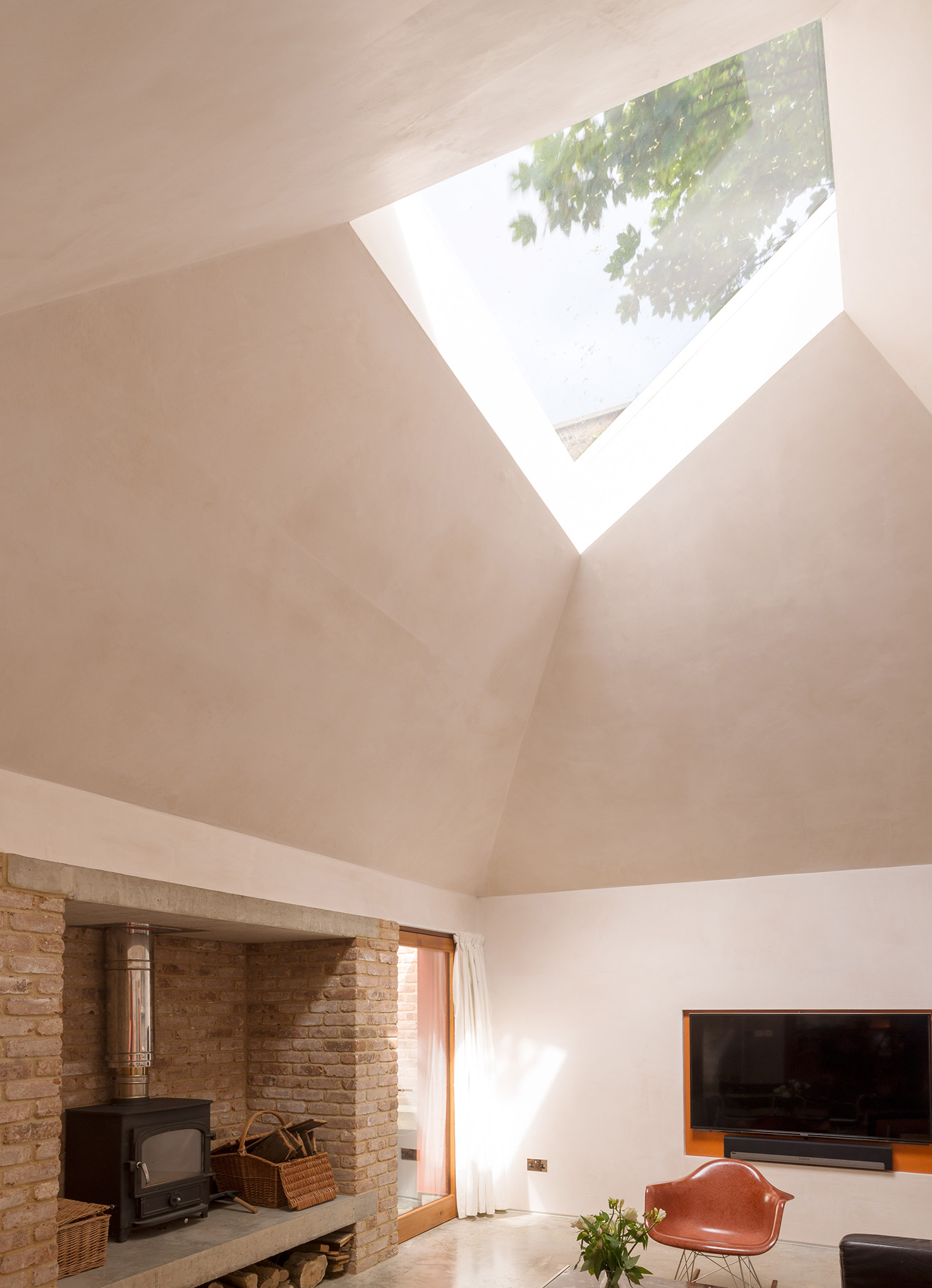 Trapezoidal Plateau Rooflights for Tin House